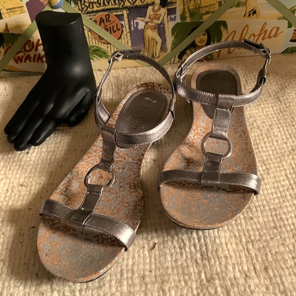 Lauren Ralph Lauren Shoes | Euc Ralph Lauren Silver Band Leather Cork Flat Sandals Cruise Beach Comfort 9 | Color: Silver | Size: 9 | Beachbound's